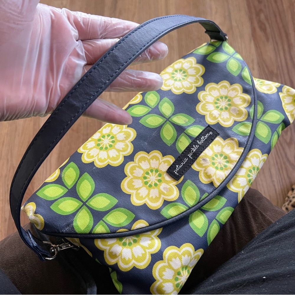 Petunia Pickle Bottom Black and Green‎ Floral Clutch changing pads - Picture 12 of 12
